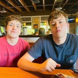 Meet your Posher, Leslie